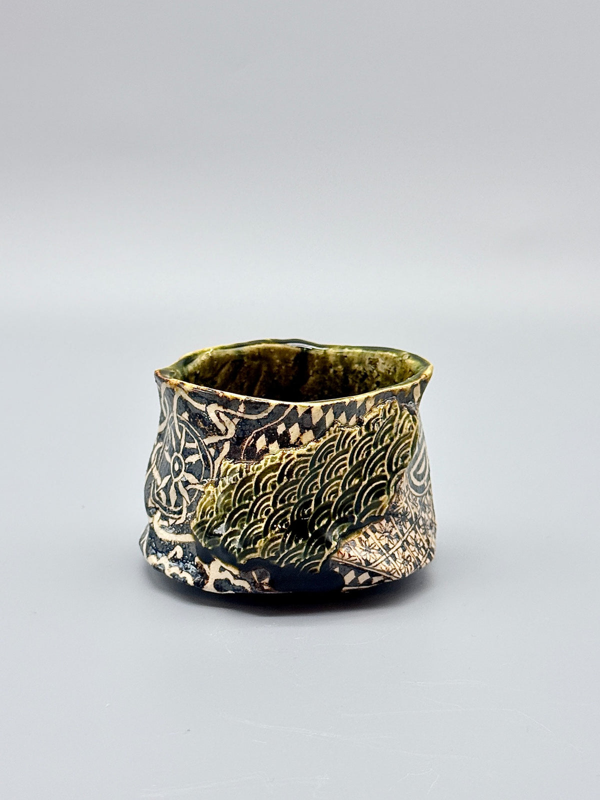 Rimpa Oribe Guinomi with Dragon Design II